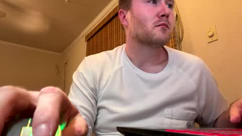 Snapshot of al4759 chatting on November 21, 1:04 am Al online show from November 21, 1:04 am