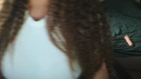 Alisha online show from December 9, 8:33 am