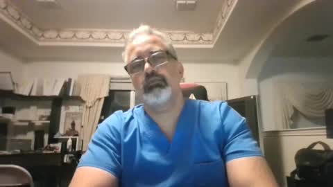 Snapshot of aladdin31673 chatting on December 16, 12:04 am aladdin31673 online show from December 16, 12:04 am