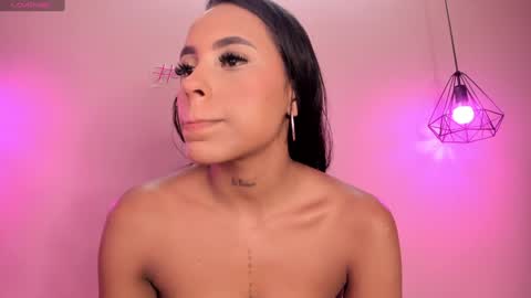 Snapshot of alahia_betancur chatting on February 7, 6:02 pm Alahia  online show from February 7, 6:02 pm