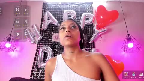 Snapshot of alahia_betancur chatting on February 15, 12:22 pm Alahia  online show from February 15, 12:22 pm