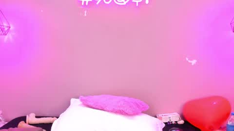 Snapshot of alahia_betancur chatting on March 3, 2:59 pm Alahia  online show from March 3, 2:59 pm