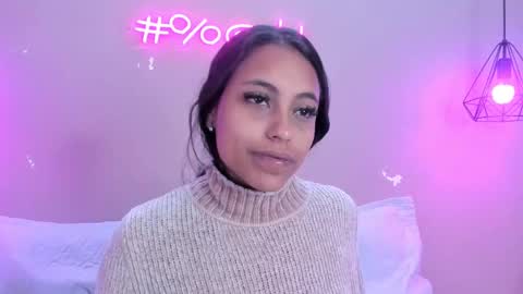 Snapshot of alahia_betancur chatting on March 7, 11:40 am Alahia  online show from March 7, 11:40 am