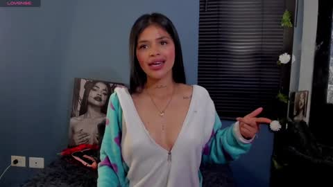 Snapshot of alaia_asuka chatting on December 19, 5:18 pm Alaia online show from December 19, 5:18 pm
