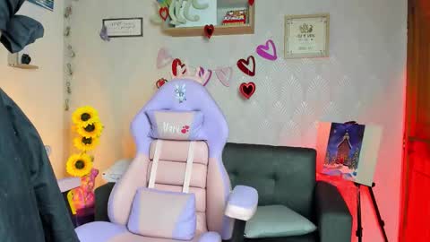 Alaia online show from February 21, 9:05 pm