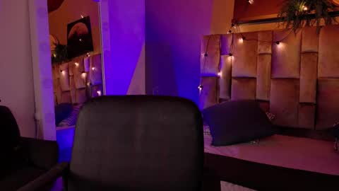  Alaia  online show from October 13, 11:32 am