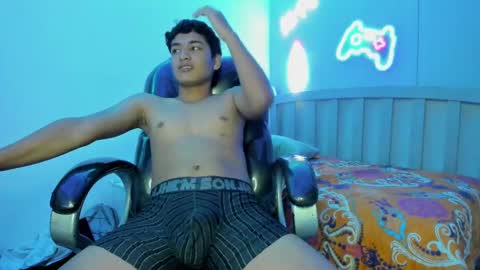 Snapshot of alamgrey_ chatting on September 16, 3:35 pm Alam online show from September 16, 3:35 pm