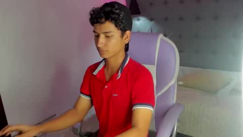 Snapshot of alamgrey_ chatting on October 8, 6:38 pm Alam online show from October 8, 6:38 pm