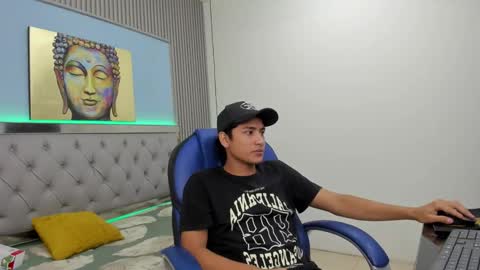 Snapshot of alamgrey_ chatting on October 21, 2:29 pm Alam online show from October 21, 2:29 pm
