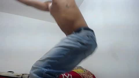 Snapshot of alan_gay chatting on November 19, 12:43 am Alan online show from November 19, 12:43 am