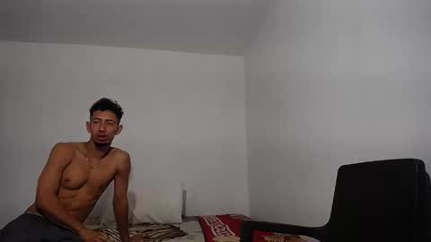 Snapshot of alan_gay chatting on December 4, 10:24 am Alan online show from December 4, 10:24 am