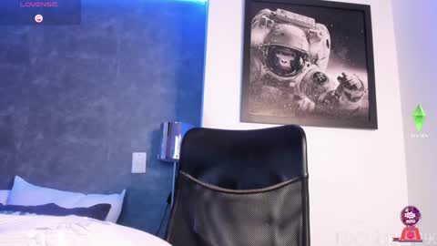 Snapshot of alan_morrys chatting on December 15, 3:56 am alan_morrys online show from December 15, 3:56 am