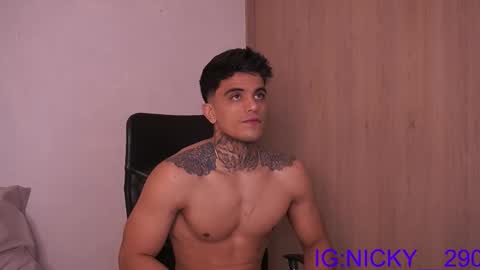 Snapshot of alan_morrys chatting on December 17, 2:17 am alan_morrys online show from December 17, 2:17 am