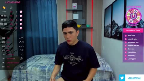 Snapshot of alan_nd_kevin chatting on January 18, 11:32 am Alan Kevin can we reach 100 thumbs up please guys online show from January 18, 11:32 am