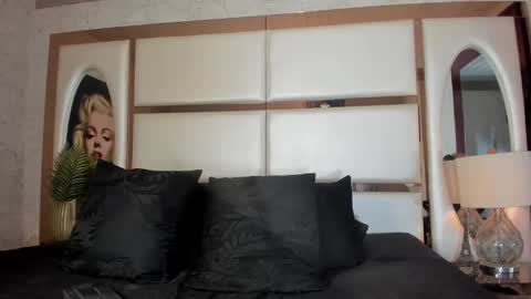 Snapshot of alan_santhos chatting on October 24, 4:42 am ---Alan--- online show from October 24, 4:42 am