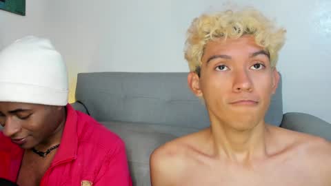 Snapshot of alan_scot chatting on December 5, 3:26 am Alan and Criss - WE JUST FRIENDS WITH BENEFITS BOTH VERS online show from December 5, 3:26 am