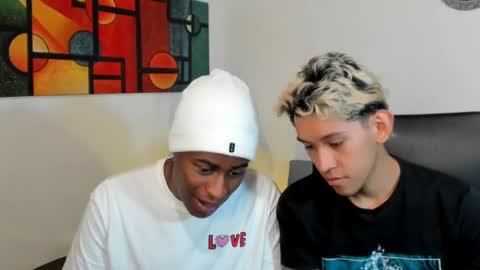 Snapshot of alan_scot chatting on February 25, 1:52 am Alan and Criss - WE JUST FRIENDS WITH BENEFITS BOTH VERS online show from February 25, 1:52 am