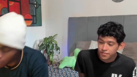 Snapshot of alan_scot chatting on October 17, 6:21 pm Alan and Criss - WE JUST FRIENDS WITH BENEFITS BOTH VERS online show from October 17, 6:21 pm