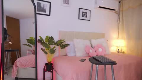 alana_ada online show from December 22, 2:41 am