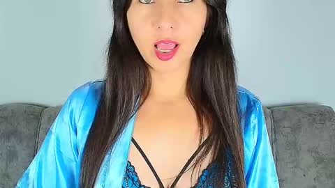 Snapshot of alana_pink95 chatting on November 18, 10:41 am alana_pink95 online show from November 18, 10:41 am