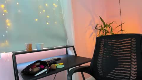 Snapshot of alana_suares chatting on October 3, 8:39 pm Alana online show from October 3, 8:39 pm