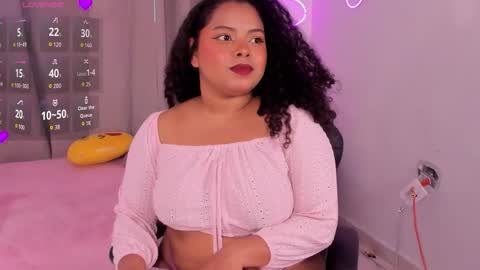 Snapshot of alanaa_gomezz chatting on November 6, 3:35 pm Alana Gmez online show from November 6, 3:35 pm