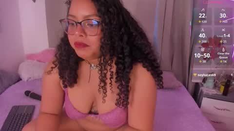 Alana Gmez  online show from March 24, 6:13 pm