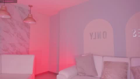 Alana online show from October 31, 1:45 pm