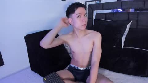 Snapshot of alanblack1 chatting on October 22, 2:39 pm alanblack1 online show from October 22, 2:39 pm