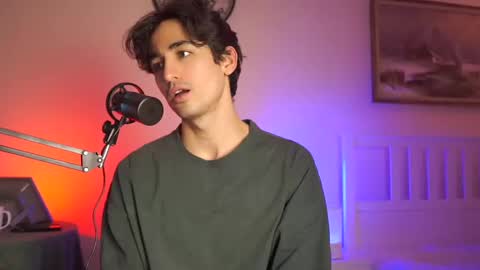 idenavarre online show from January 13, 9:52 pm