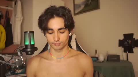 idenavarre online show from January 28, 10:23 pm