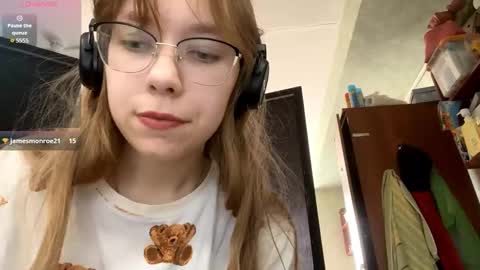 Snapshot of alanehadaller chatting on September 20, 10:38 am Stella online show from September 20, 10:38 am