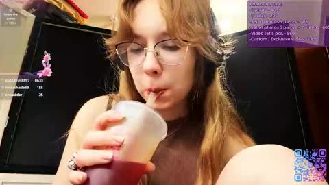 Snapshot of alanehadaller chatting on November 17, 11:05 am Stella online show from November 17, 11:05 am