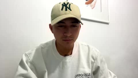 Snapshot of alanj998 chatting on September 23, 2:58 am alanj998 online show from September 23, 2:58 am