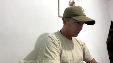 Snapshot of alanj998 chatting on September 29, 11:37 am alanj998 online show from September 29, 11:37 am