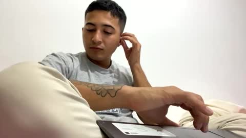 Snapshot of alanj998 chatting on October 19, 12:22 am alanj998 online show from October 19, 12:22 am