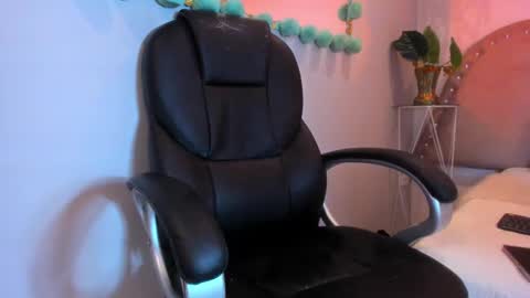 alanna_blaze online show from October 17, 12:41 pm