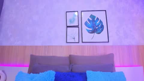 Snapshot of alanna_hank chatting on February 25, 3:27 am Alanna online show from February 25, 3:27 am