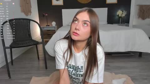 Alanna Cute Russell online show from November 6, 7:59 pm