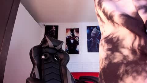 alannaughty_ online show from December 13, 11:28 pm