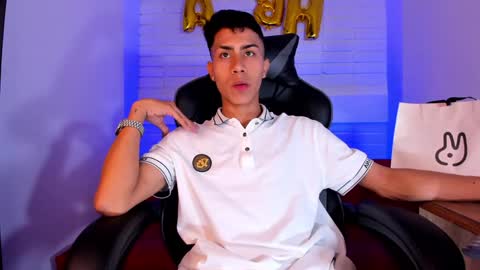 alannaughty_ online show from December 14, 11:12 pm