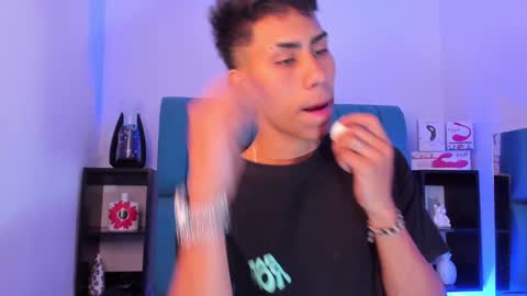 alannaughty_ online show from December 19, 8:23 pm