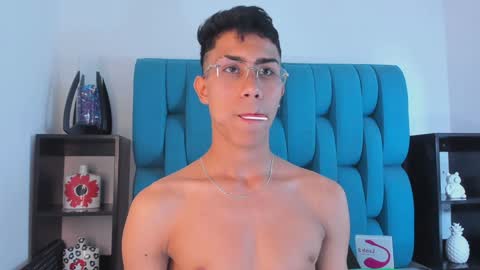 alannaughty_ online show from December 27, 8:39 pm