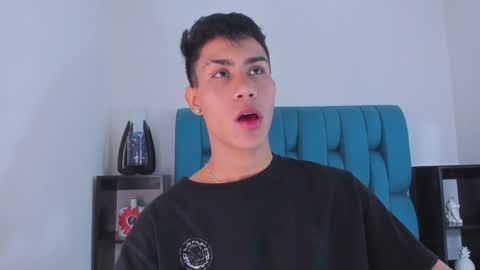 alannaughty_ online show from January 6, 9:22 pm