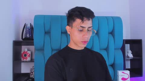 alannaughty_ online show from January 12, 10:22 pm