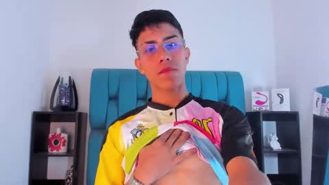 alannaughty_ online show from January 19, 9:13 pm