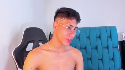 alannaughty_ online show from January 26, 10:34 am