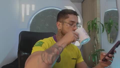 alan online show from April 3, 11:52 am