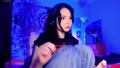 alaska_chan_ online show from February 18, 6:04 pm