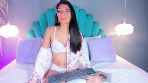 Snapshot of alassiahocthner chatting on September 13, 11:32 am Alassia Hocthner online show from September 13, 11:32 am
